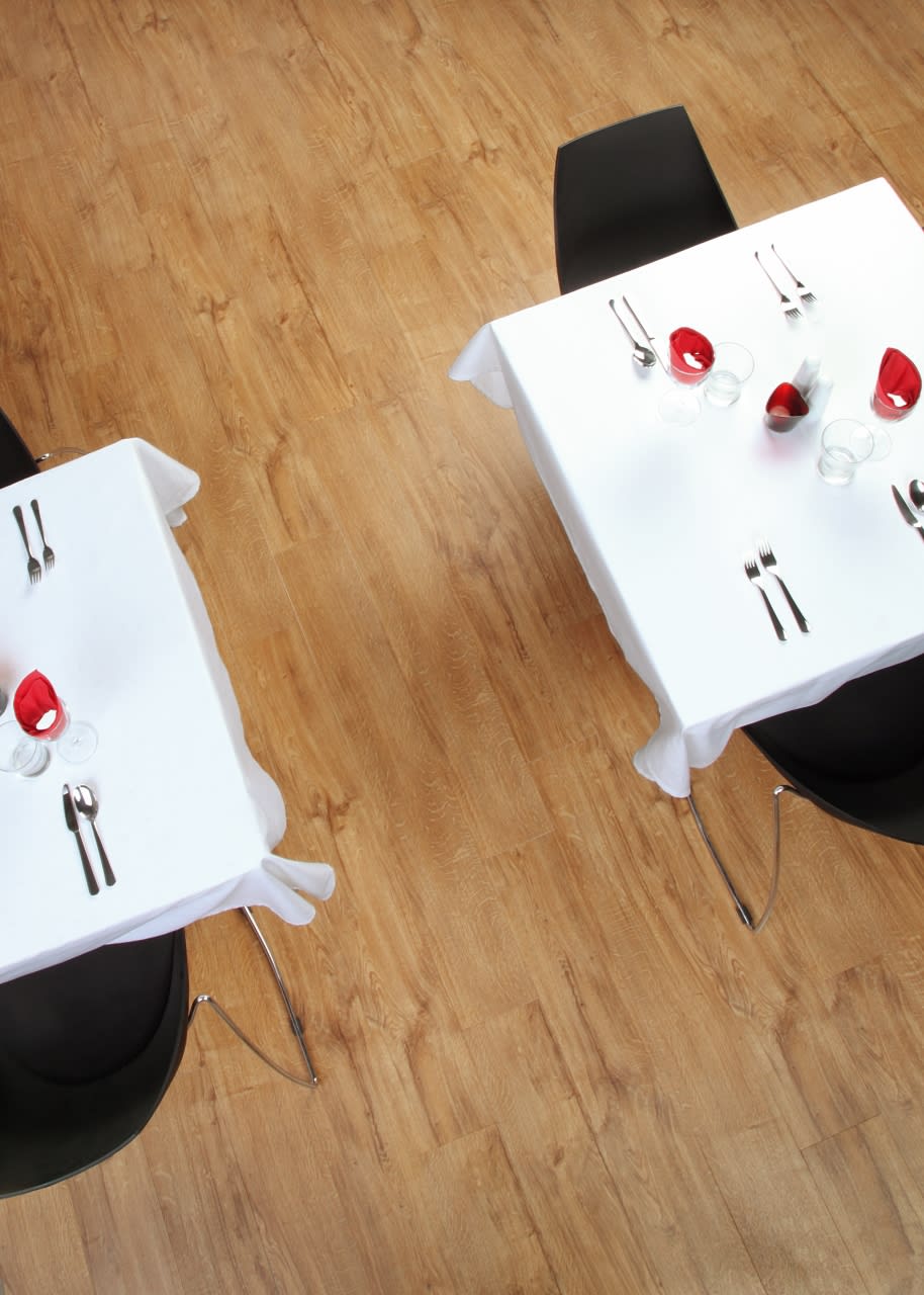 Sherwood Oak: Commercial LVT Flooring from the Amtico Spacia